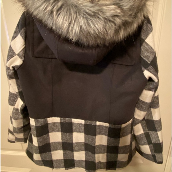 Celebrity Pink Color Block Coat With Detachable Sherpa Lined Fur Hood Like New - Picture 6 of 9